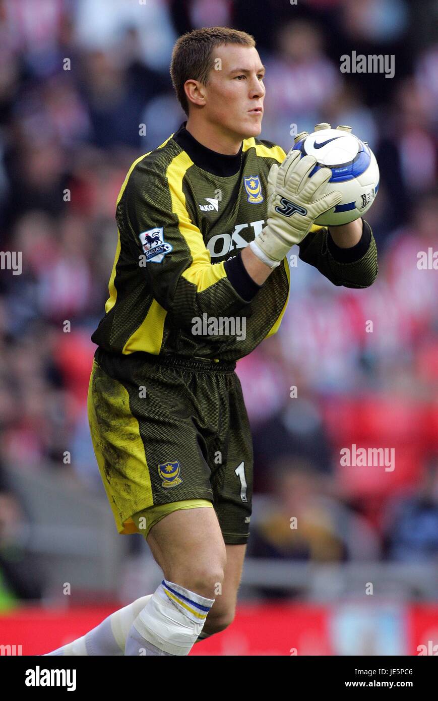 JAMIE ASHDOWN PORTSMOUTH FC STADIUM OF LIGHT SUNDERLAND ENGLAND 29 ...