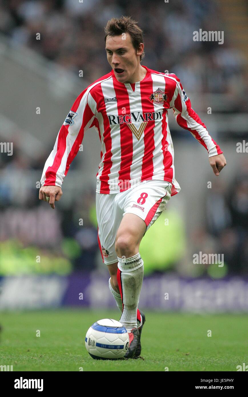 DEAN WHITEHEAD SUNDERLAND FC ST JAMES PARK NEWCASTLE ENGLAND 23 October