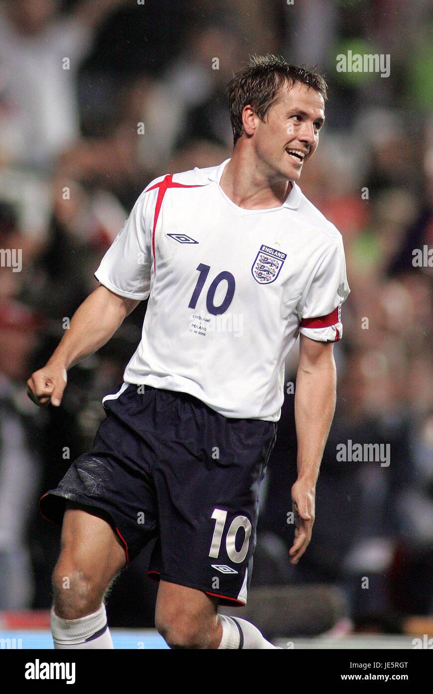 MICHAEL OWEN ENGLAND & NEWCASTLE UNITED FC OLD TRAFFORD MANCHESTER ...
