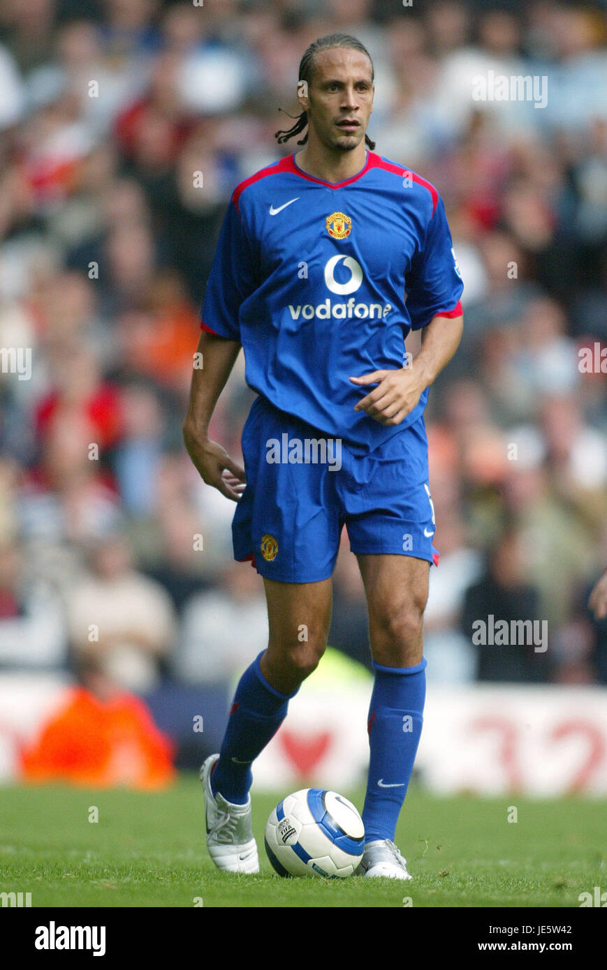 RIO FERDINAND MANCHESTER UNITED FC ANFIELD LIVERPOOL ENGLAND 18