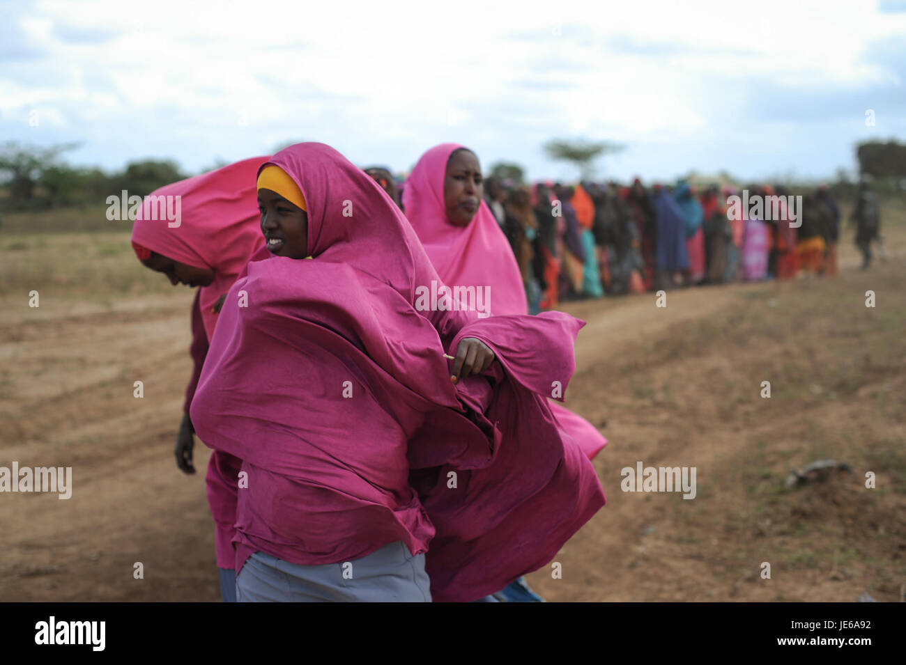Somalia food aid hi-res stock photography and images - Alamy