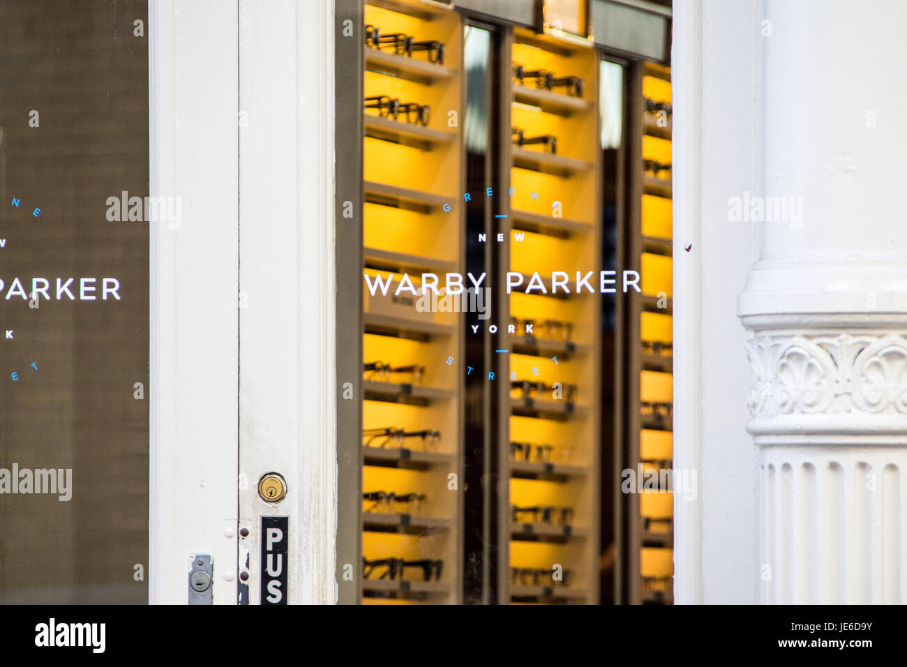 Warby parker store hires stock photography and images Alamy