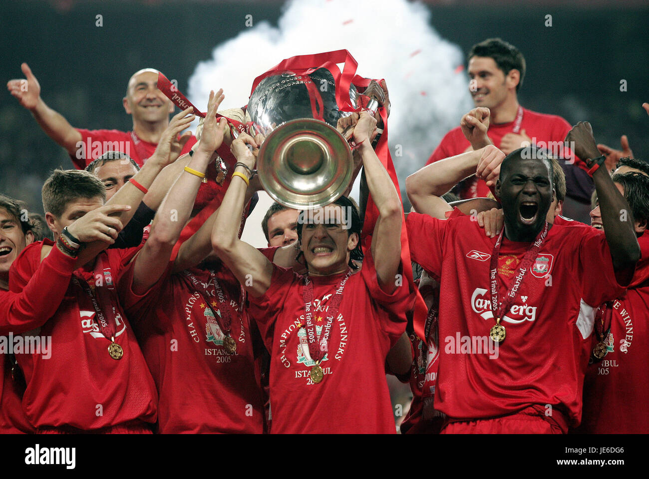 LIVERPOOL LIFT EUROPEAN CUP CHAMPIONS LEAGUE FINAL 2005 ISTANBUL TURKEY