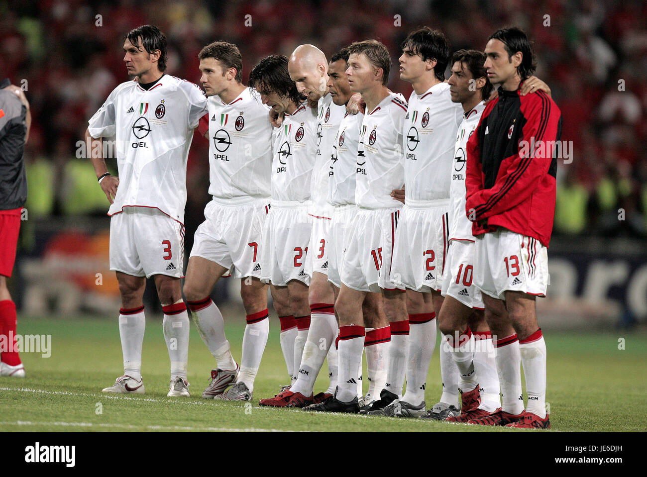 aktivt Stadion melodisk AC MILAN PLAYERS AC MILAN V LIVERPOOL ISTANBUL TURKEY 25 May 2005 Stock  Photo - Alamy