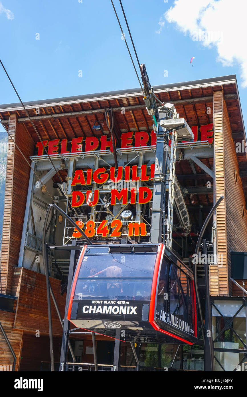 Aiguille du Midi Cable car, Chamonix Stock Photo Alamy