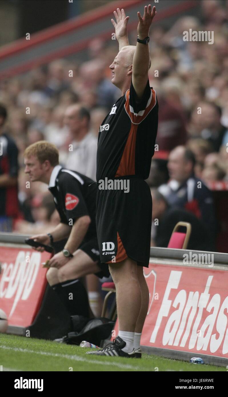 Charlton manager iain dowie hires stock photography and images Alamy