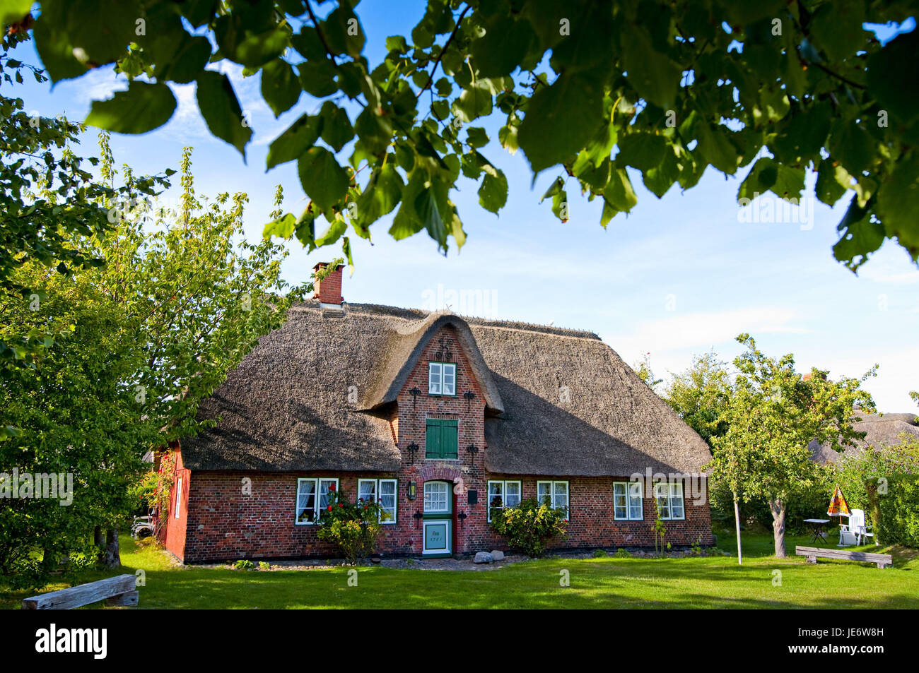 Germany, Schleswig Holstein, Amrum, thatchedroof house, 'ÖömrangHüs