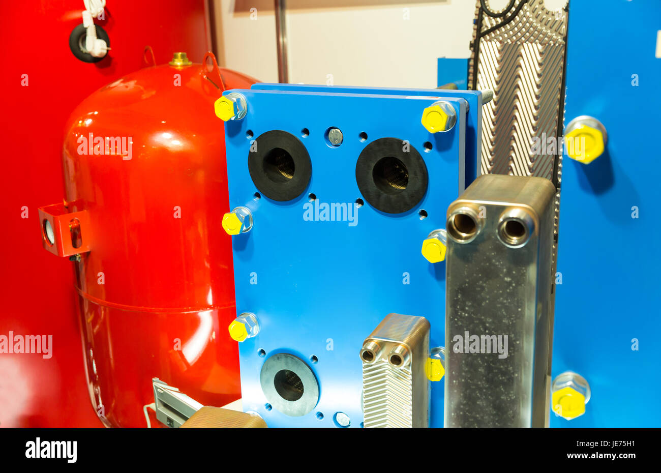 Expansion tank hires stock photography and images Alamy