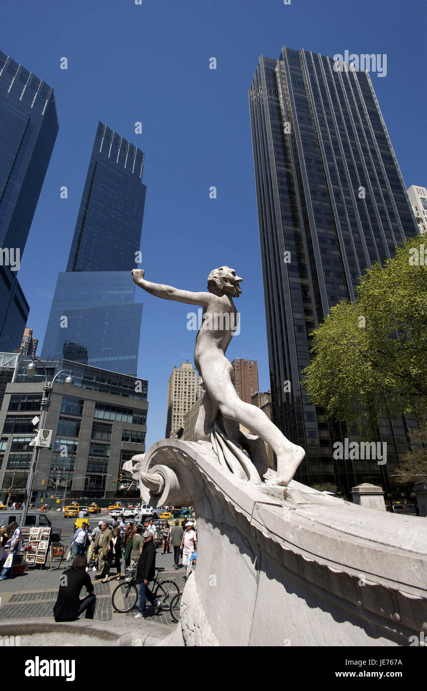 The USA, America, New York, Manhattan, Columbus Circle, time Warner centre, sculpture in the foreground, Stock Photo