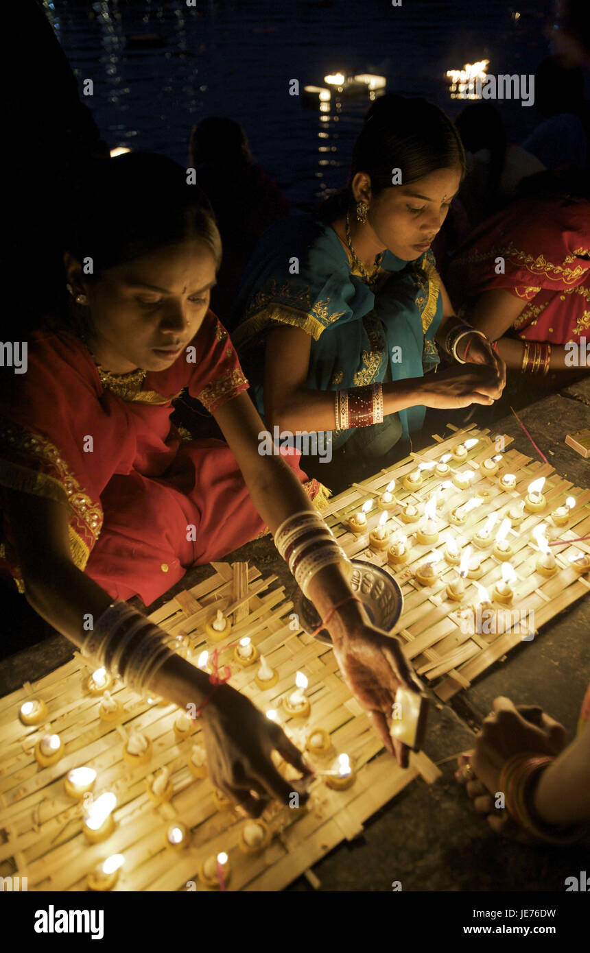 India, Rajasthan, Udaipur, Naoghat, person light skyers, Kartik Purnima, holy feast, Stock Photo