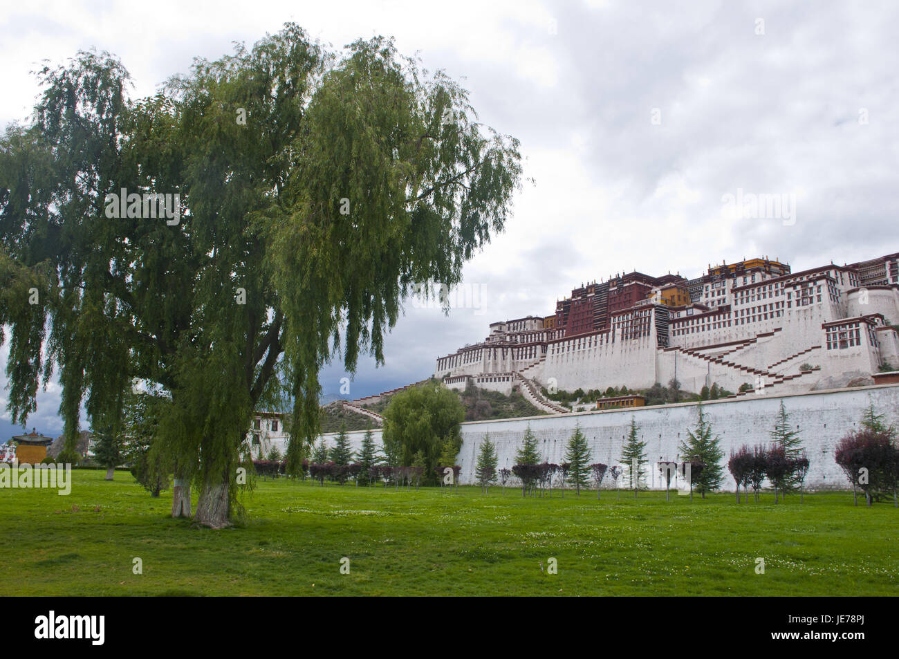 Potala palace in Lhasa, Tibet, Asia Stock Photo - Alamy