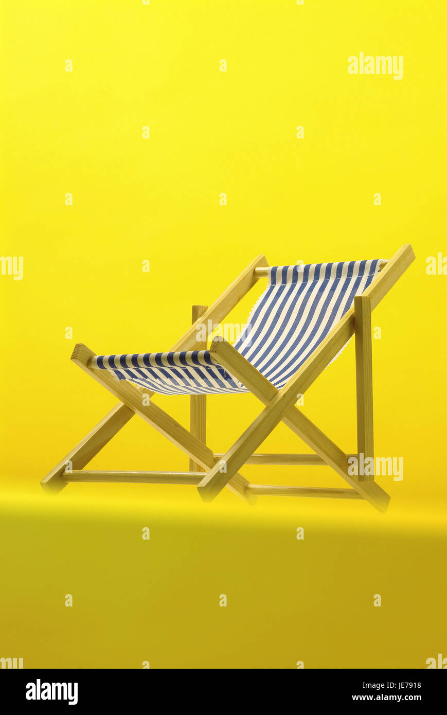 Deck chair, sun bench Stock Photo Alamy