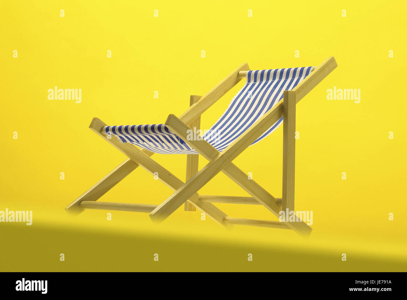 Deck chair, sun bench Stock Photo Alamy