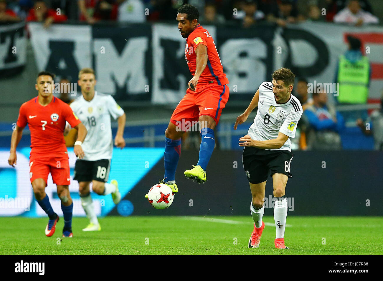 Kazan, Russia. 22nd Jun, 2017. Leon Goretzka of Germany contests bidding with Jean Beausejour of Chile during a match between Germany and Chile valid for the second round of the Confederations Cup 2017 on Thursday (22), held at the Kazan Arena in Kazan, Russia. Credit: Foto Arena LTDA/Alamy Live News Stock Photo