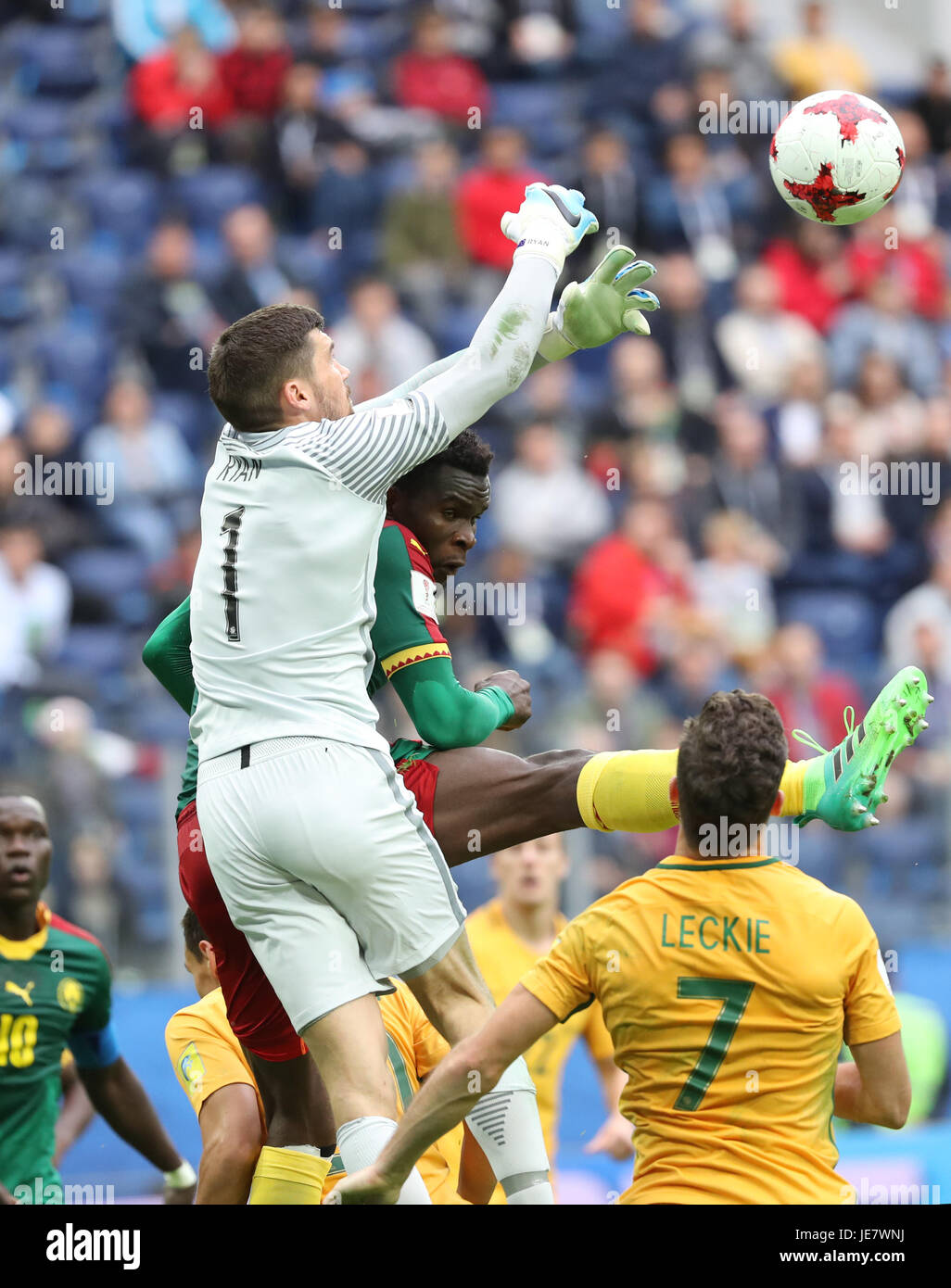 St. Petersburg, Russia. 22nd June, 2017. Maty Ryan (Top), goalkeeper of Australia saves during the group B match between Cameroon and Australia at the 2017 FIFA Confederations Cup in St. Petersburg, Russia, on June 22, 2017. The match ended with a 1-1 draw. Credit: Wu Zhuang/Xinhua/Alamy Live News Stock Photo
