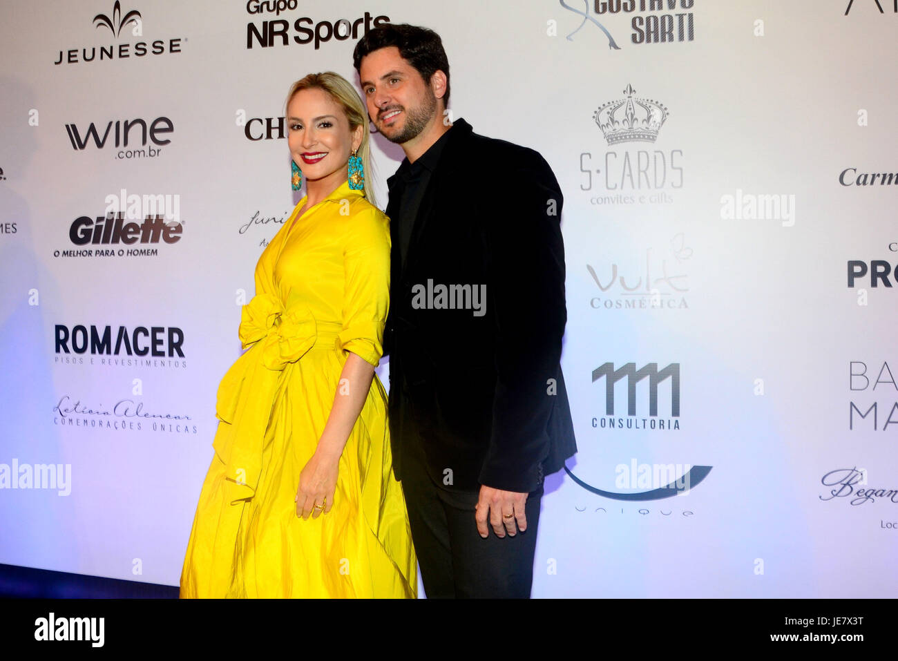 Sao Paulo, Brazil. 22nd June, 2017. Claudia Leitte e Marcio during a charity auction of the Instituto Neymar Jr. at the Unique Hotel in Jardim Paulista in the south region of São Paulo this Thursday, 22. (PHOTO: EDUARDO MARTINS/BRAZIL PHOTO PRESS) Credit: Brazil Photo Press/Alamy Live News Stock Photo