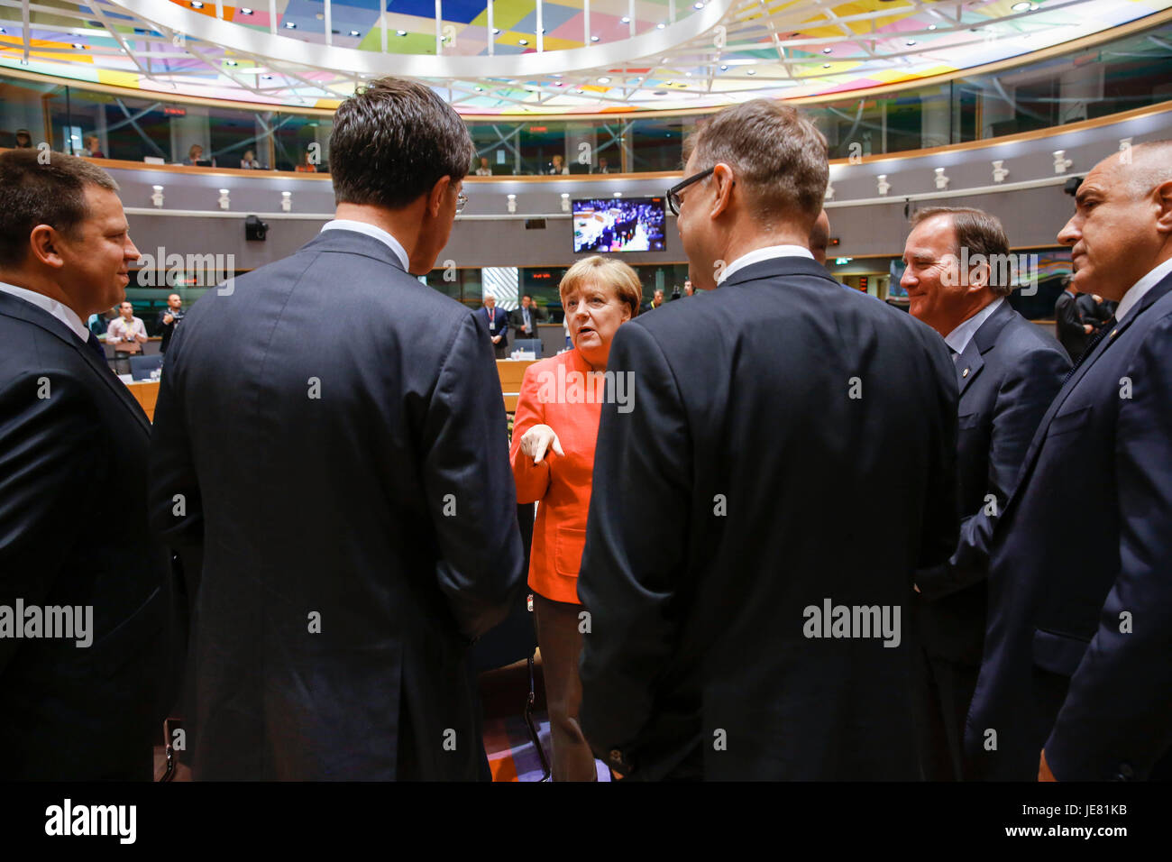 Brussels, Belgium. 23rd June, 2017. German Chancellor Angela Merkel (C) talks with other leaders at second day's EU Summit in Brussels, Belgium, June 23, 2017. Credit: Ye Pingfan/Xinhua/Alamy Live News Stock Photo