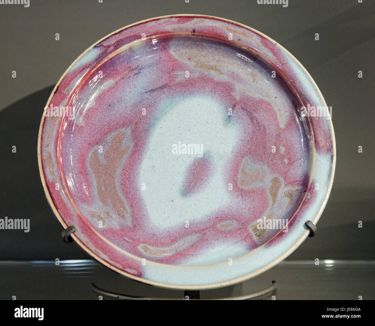 Dish with splashed glaze BM PDF93 Stock Photo Alamy