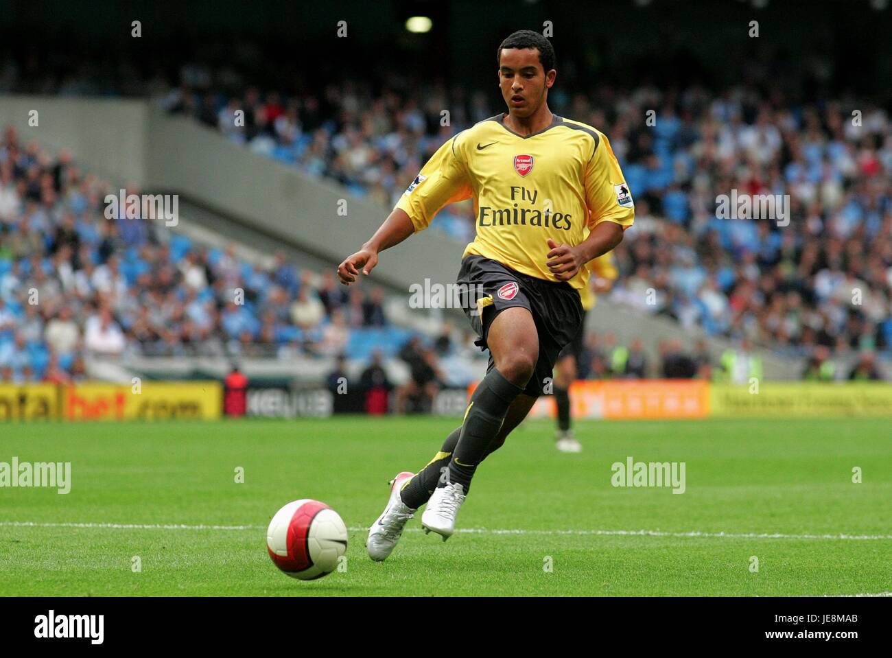 THEO WALCOTT ARSENAL FC CITY OF MANCHESTER STADIUM MANCHESTER ENGLAND