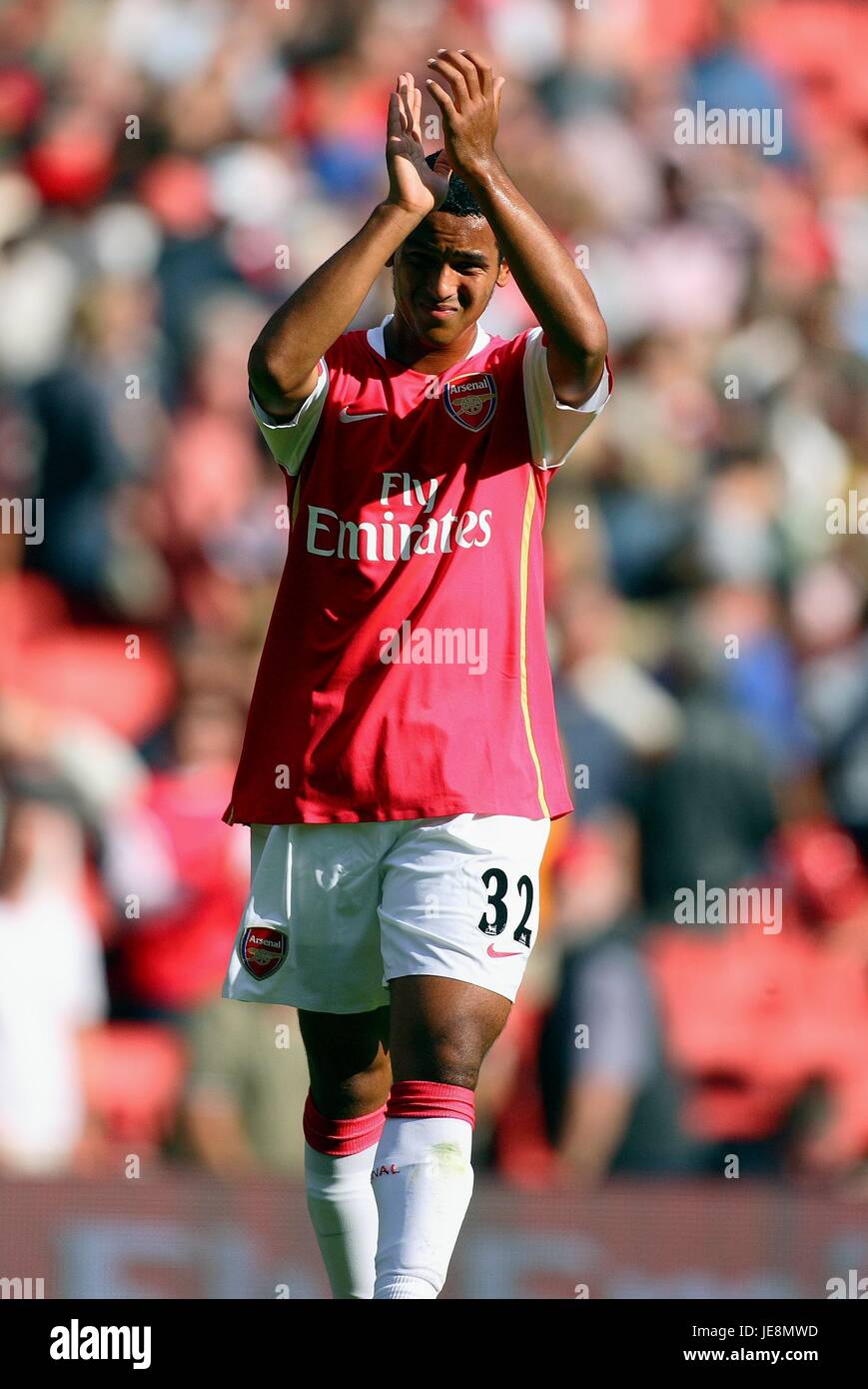 Emirates stadium theo walcott hi-res stock photography and images - Alamy