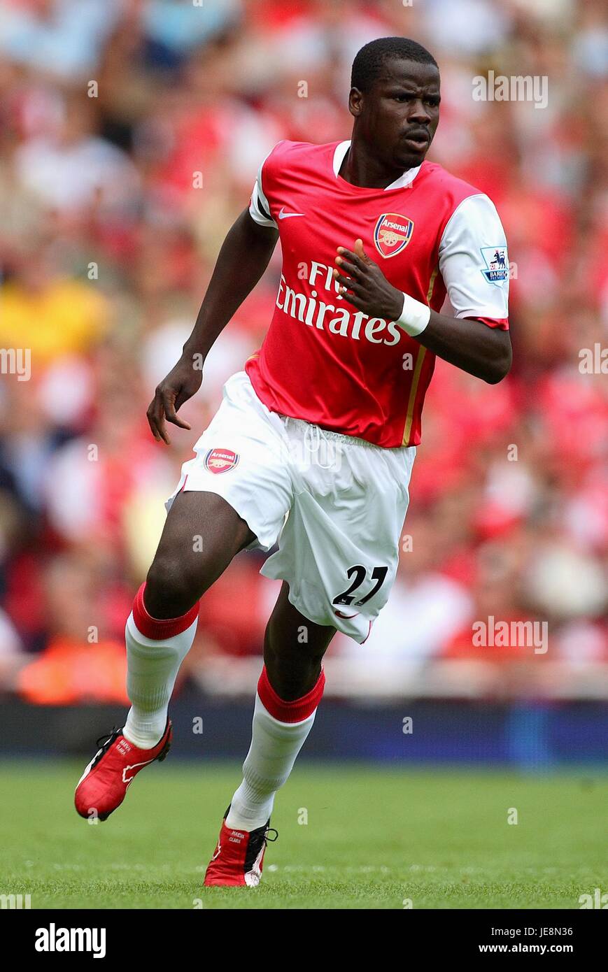 EMMANUEL EBOUE ARSENAL FC EMIRATES STADIUM ARSENAL LONDON 19 August 2006  Stock Photo - Alamy