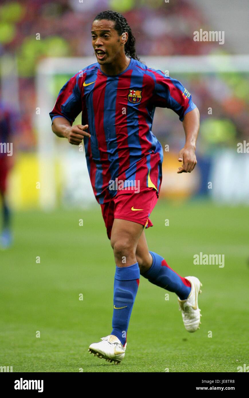 Ronaldinho 2006 barcelona hi-res stock photography and Ronaldinho 2006 barcelona hi-res stock photography and