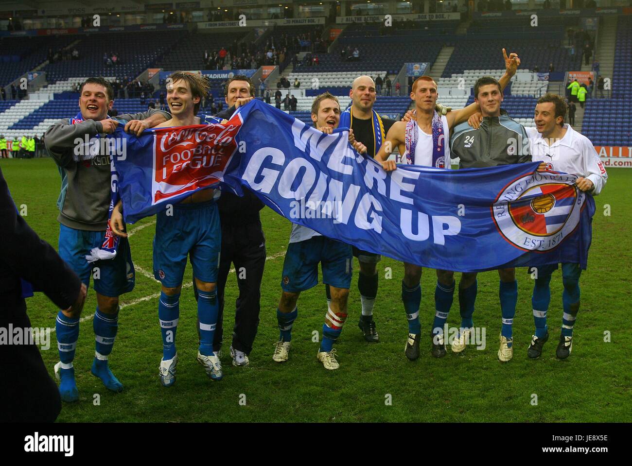 READING TEAM CELEBRATIONS LEICESTER CITY V READING WALKERS STADIUM ...