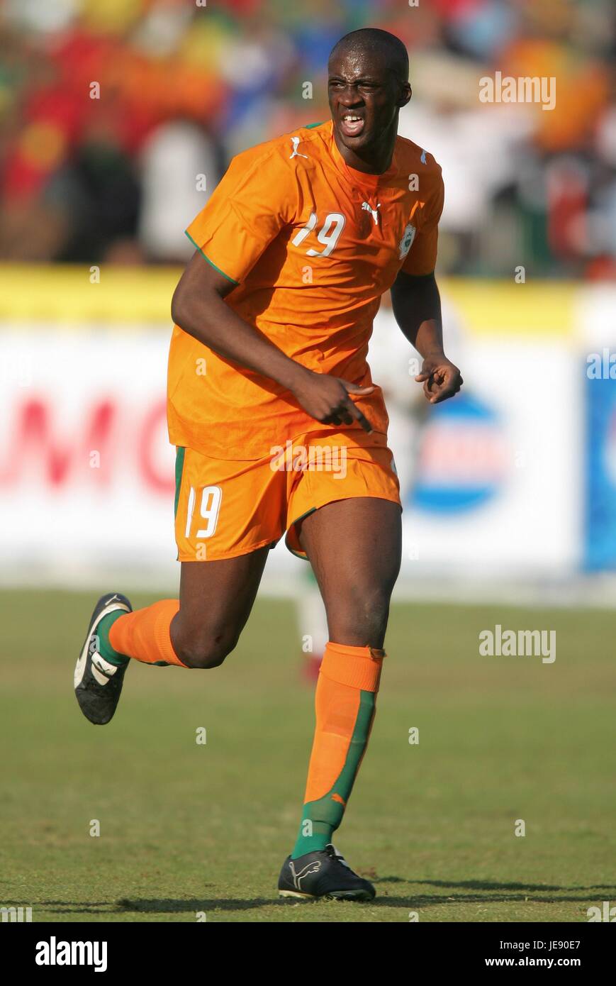 YAYA TOURE IVORY COAST CAIRO INTERNATIONAL STADIUM CAIRO EGYPT 21 January 2006 Stock Photo