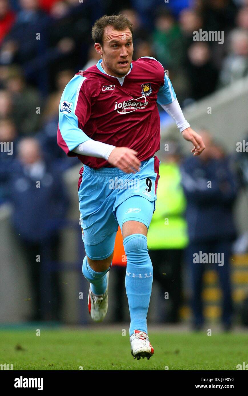 Ashton united football hi-res stock photography and images - Alamy
