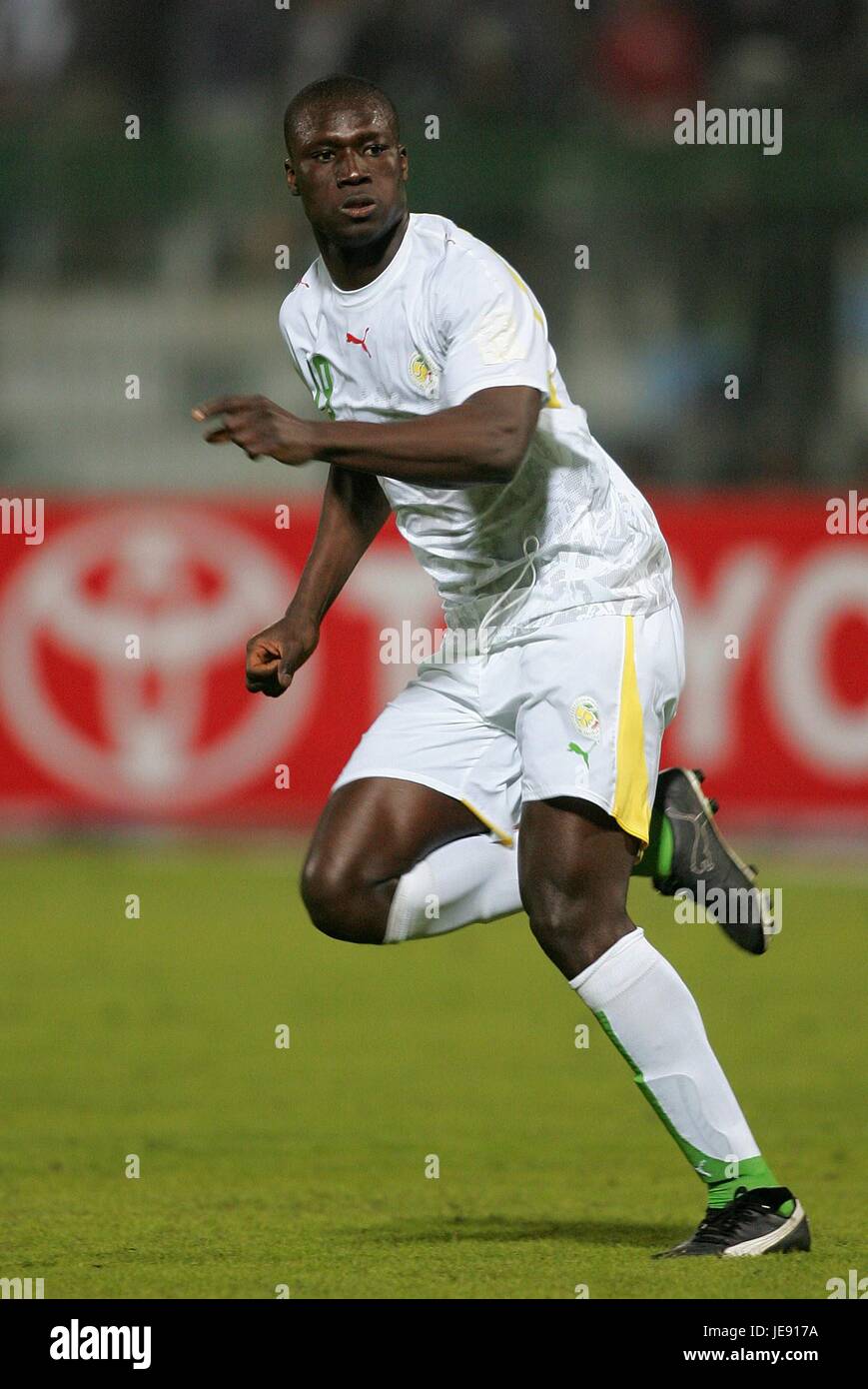 Senegal's Papa Bouba Diop celebrates scoring against France Stock Photo -  Alamy
