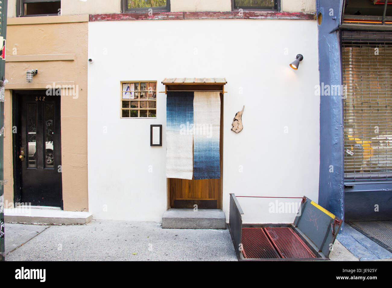 Raku Japanese udonya restaurant, East Village, Manhattan, New York