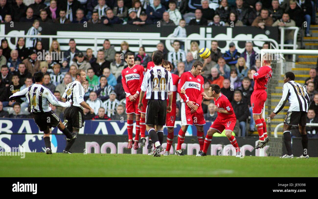 SOLANO FREE KICK NEWCASTLE V MIDDLESBROUGH RIVERSIDE STADIUM MIDDLESBROUGH ENGLAND 02 January 2006 Stock Photo