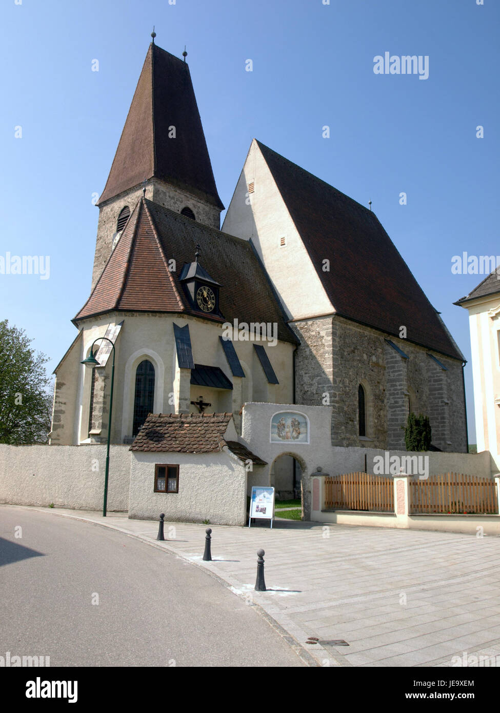2013.04.24 - Haidershofen - Pfarrkirche hl. Severin und Friedhof - 02 Stock Photo