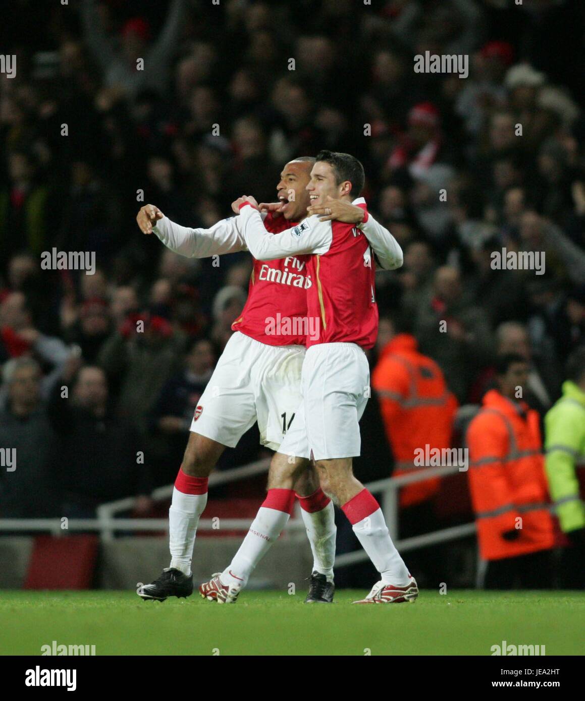 THIERRY HENRY & ROBIN VAN PERC ARSENAL V MANCHESTER UNITED EMIRATES ...