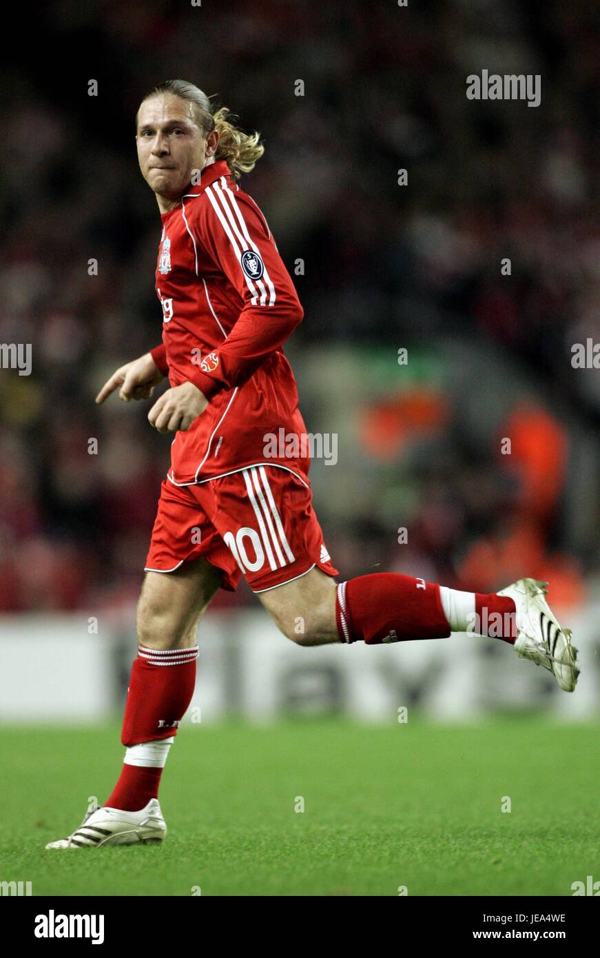 ANDRIY VORONIN LIVERPOOL FC ANFIELD LIVERPOOL ENGLAND 06 November 2007 Stock Photo