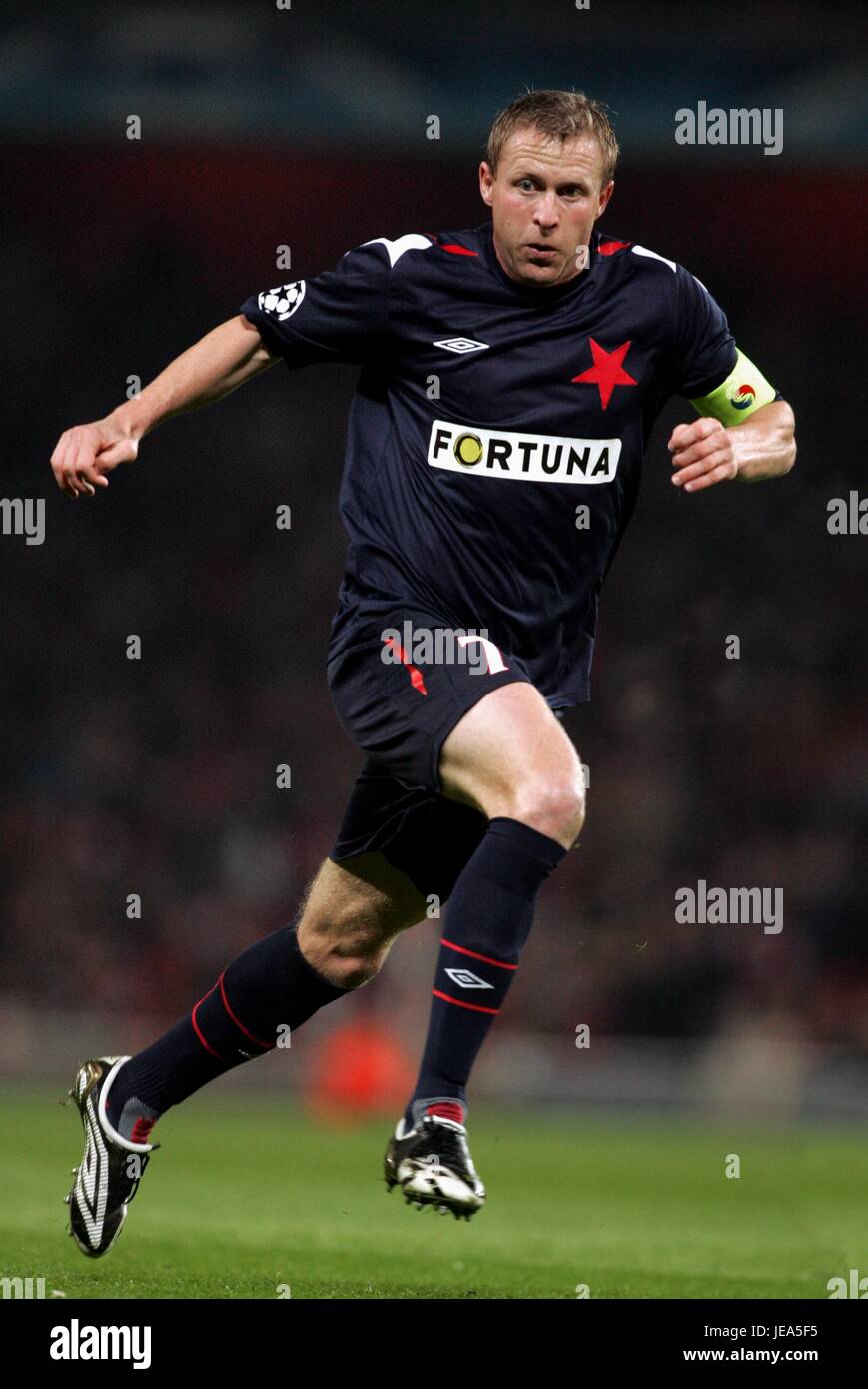 STANISLAV VLCEK SLAVIA PRAGUE EMIRATES STADIUM LONDON GREAT BRITAIN 23 October 2007 Stock Photo