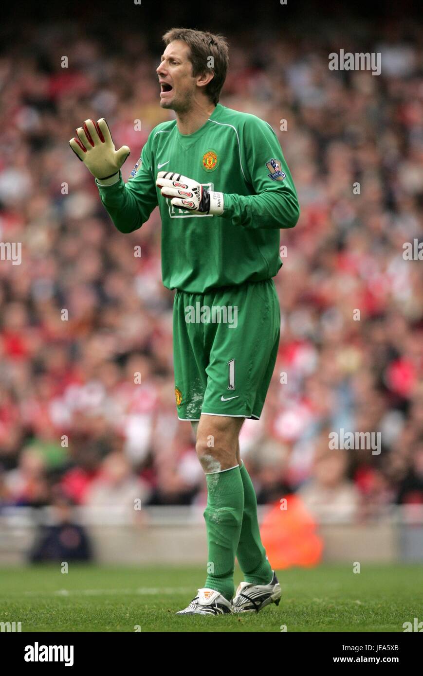 EDWIN VAN DER SAR MANCHESTER UNITED FC EMIRATES STADIUM LONDON GREAT ...