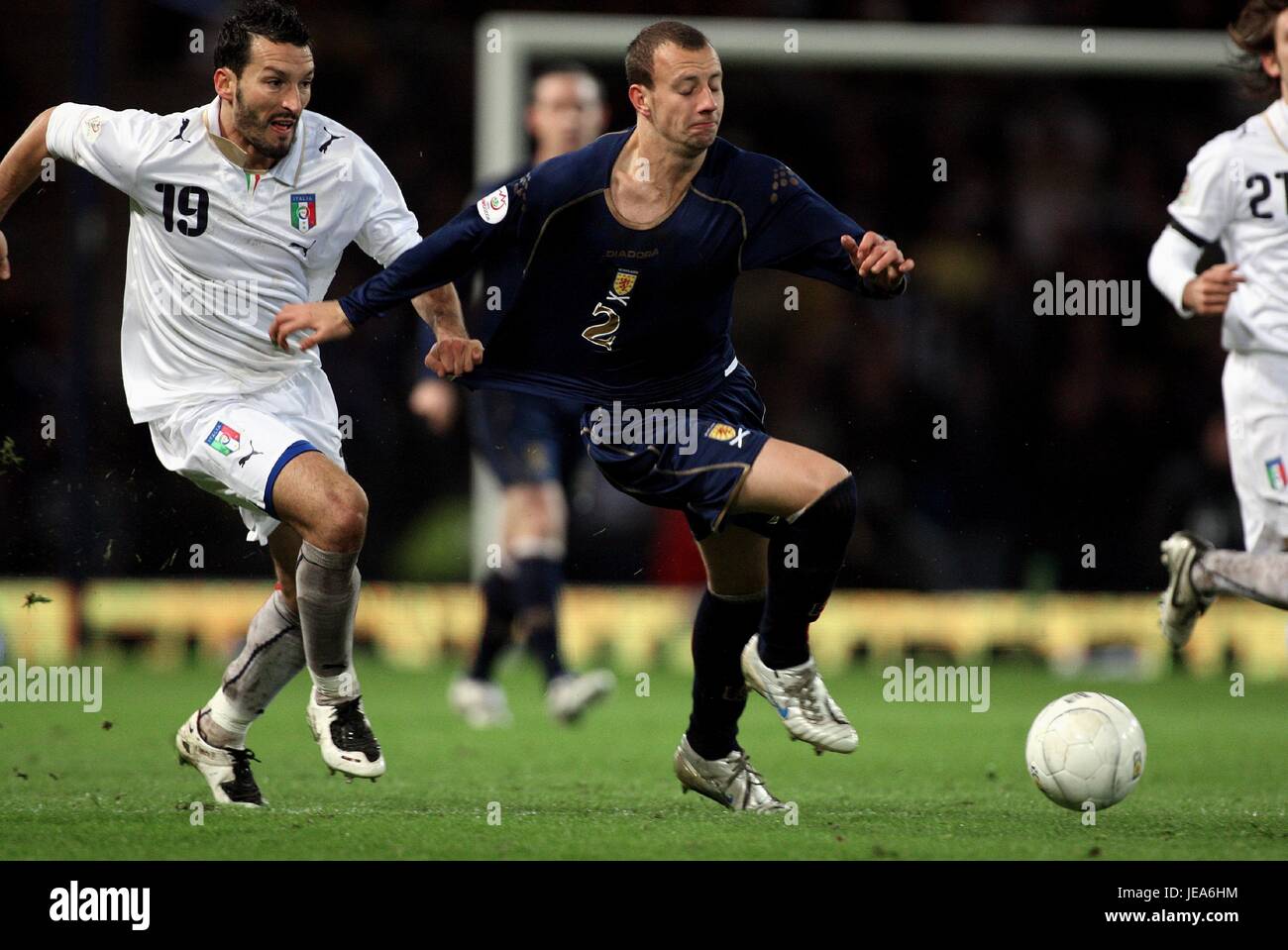 Alan Hutton Zambrotta Scotland V Italy Euro Qualifie Hampden Park Stock Photo Alamy