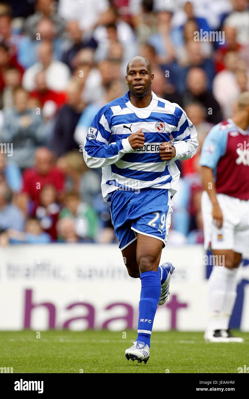 Michael Duberry Reading Fc Madejski Stadium Reading England 01 Stock Photo Alamy Michael Duberry Reading Fc Madejski Stadium Reading England 01 Stock Photo Alamy