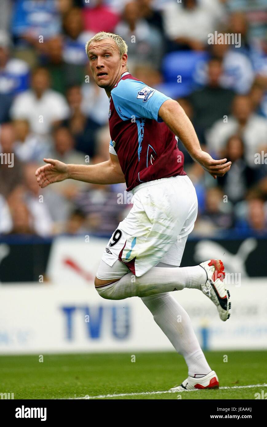 DEAN ASHTON WEST HAM UNITED FC MADEJSKI STADIUM READING ENGLAND 01 ...