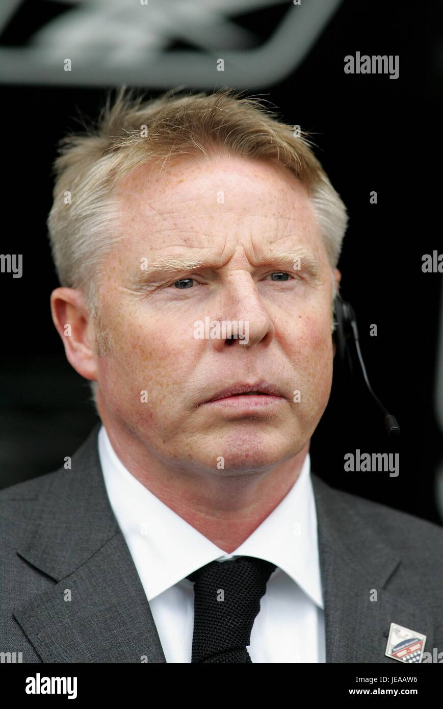 SAMMY LEE BOLTON WANDERERS COACH REEBOK STADIUM BOLTON ENGLAND 01