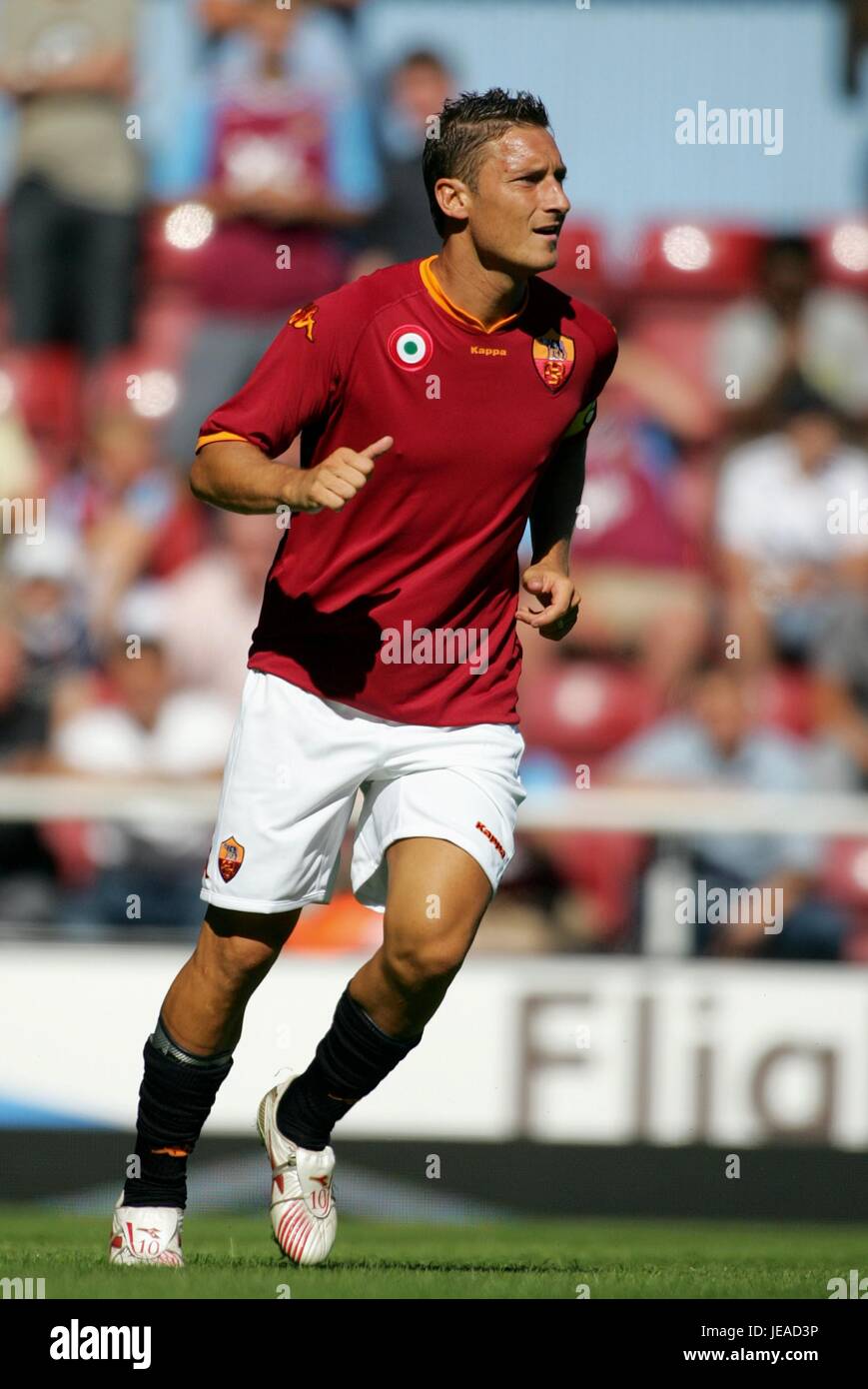 FRANCESCO TOTTI AS ROMA UPTON PARK LONDON ENGLAND 04 August