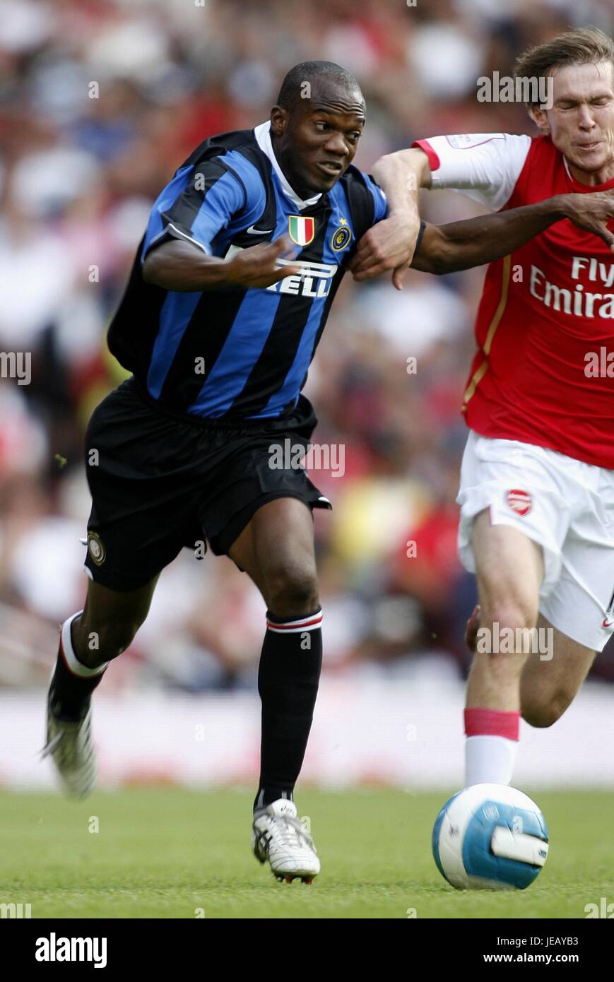 DAVID SUAZO & ALEXANDER HLEB ARSENAL V INTER MILAN EMIRATES STADIUM LONDON ENGLAND 29 July 2007 Stock Photo