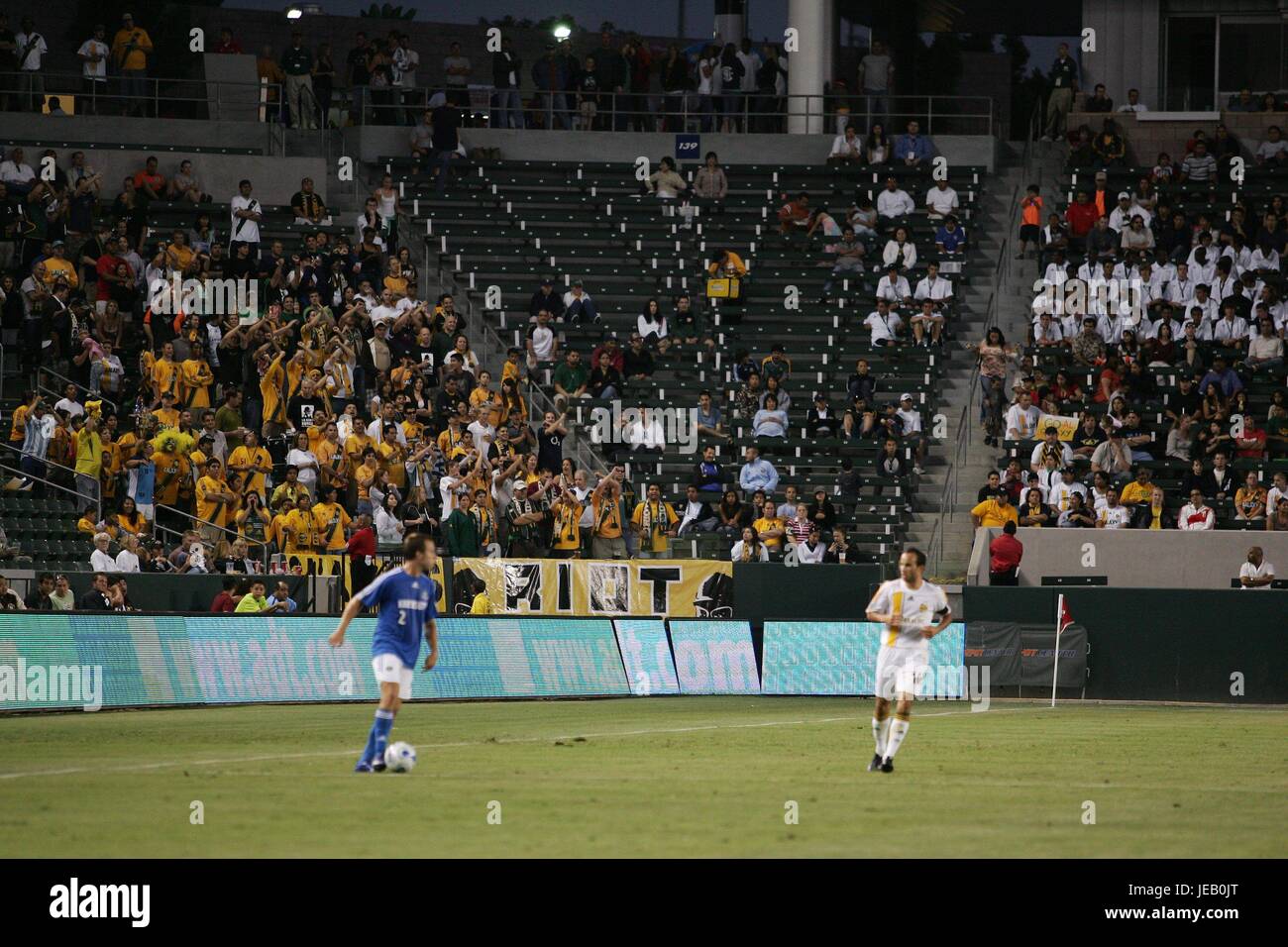 LOS ANGELES GALAXY FANS & EMTP FOOTBALL FANS HOME DEPOT CENTER CARSON LOS ANGELES USA 07 July 2007 Stock Photo