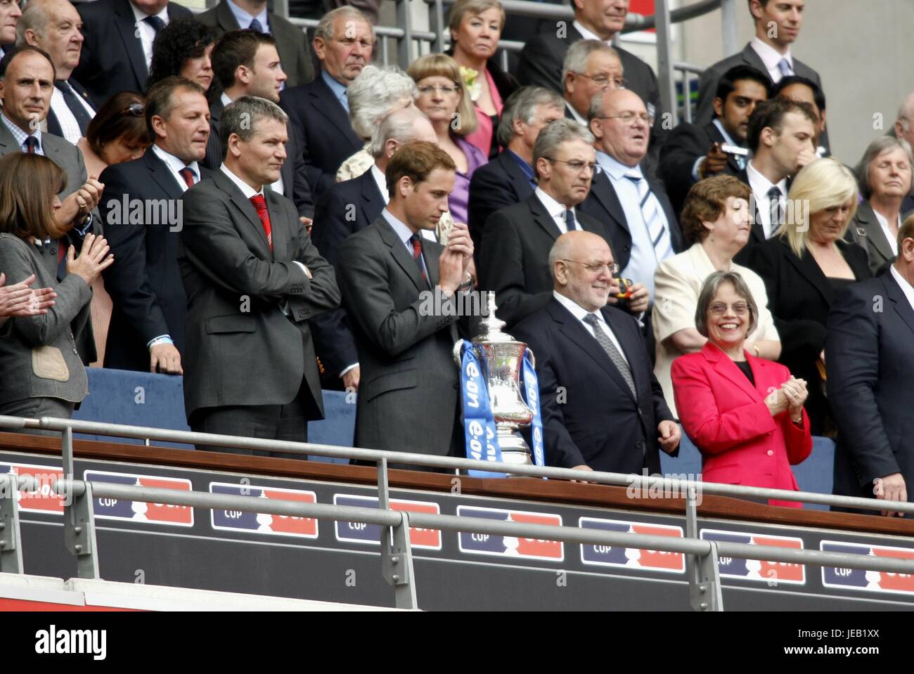 PRINCE WILLIAM & FA CUP CHELSEA V MANCHESTER UNITED WEMBLEY STADIUM LONDON ENGLAND 19 May 2007 Stock Photo