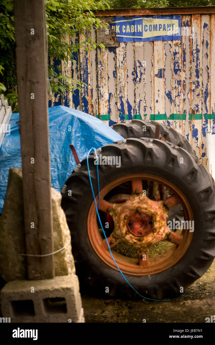 Old tractor / rusty farm vehicle Stock Photo - Alamy