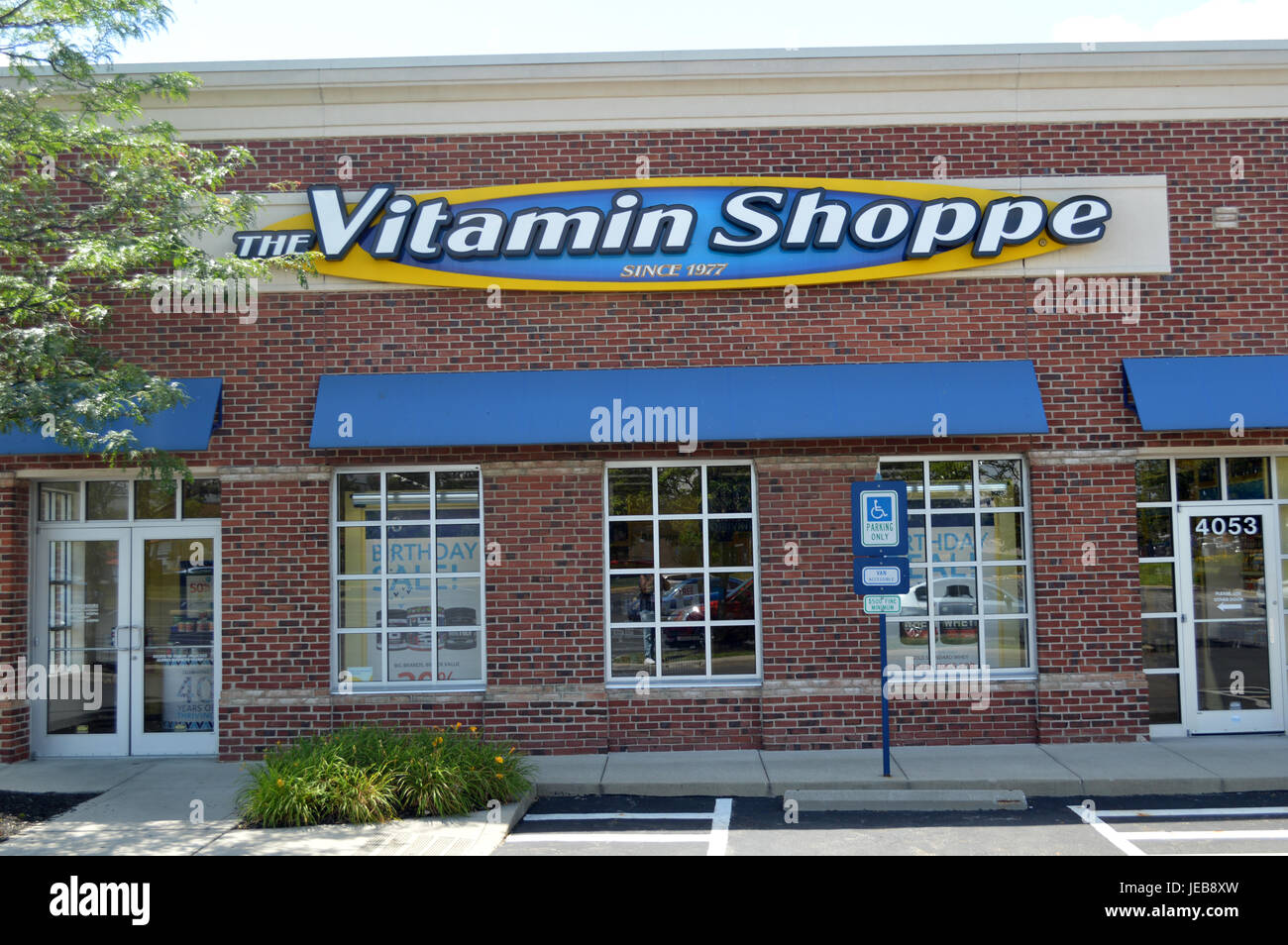 The Vitamin Shoppe Stock Photo Alamy
