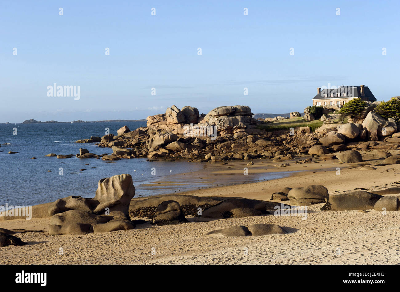 Europe, France, Brittany, Cote D' Cupid, Cote de granite rose, house in coastal scenery, Stock Photo