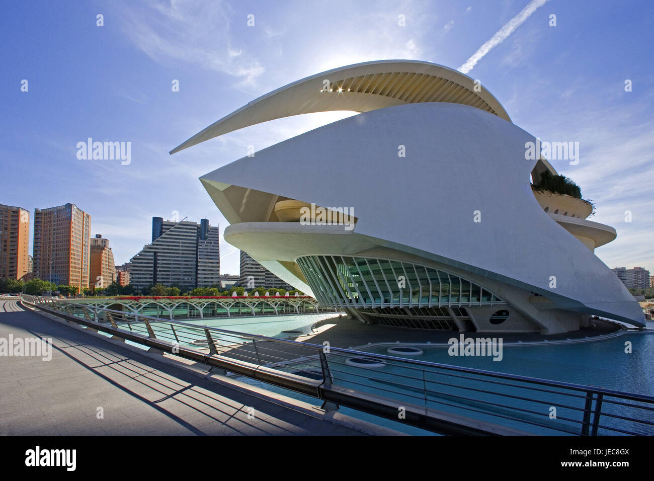 Spain, Valencia, Ciudad de read Artes Y read Ciencias', Palau de les Arts Reina Sofia, opera, fountain, cultural park, subject park, outside areas, uncovered areas, structures, buildings, architecture, avant-garde, modern, music palace, opera, opera-house, construction, place of interest, destination, tourism, play of water, basin, well, back light, Stock Photo
