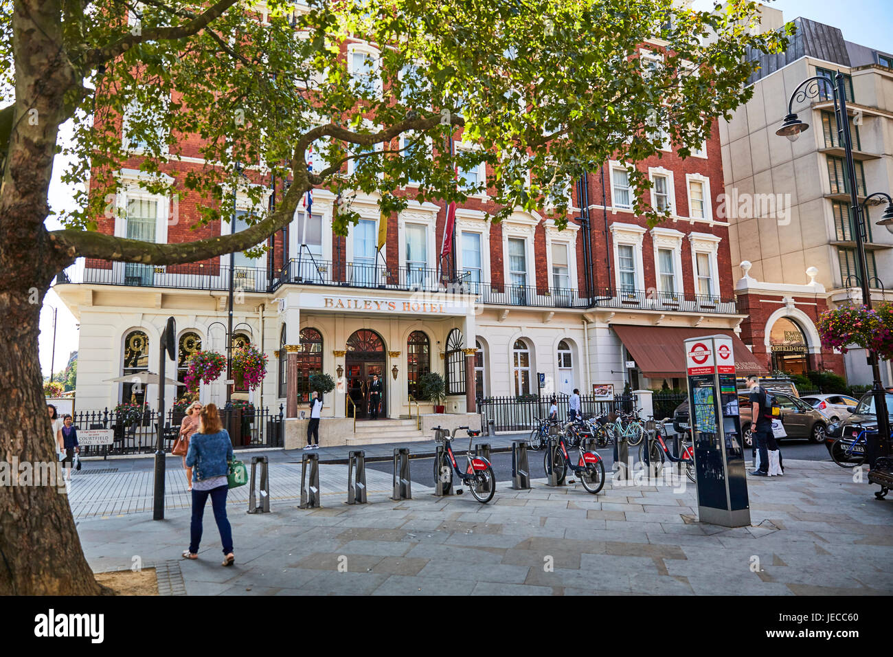 Gloucester Road, London, UK Stock Photo - Alamy